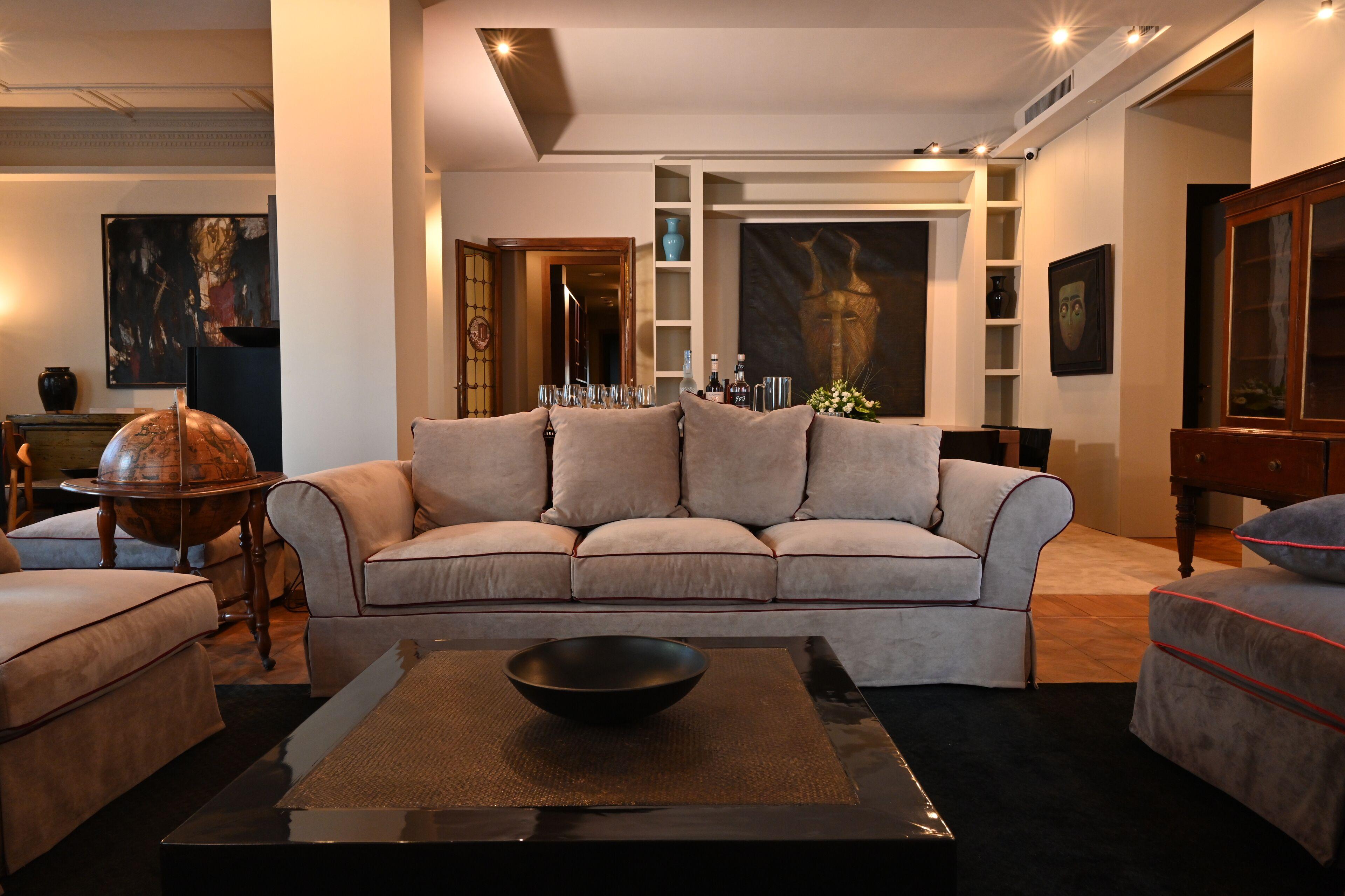 Ada Home — Photos 1